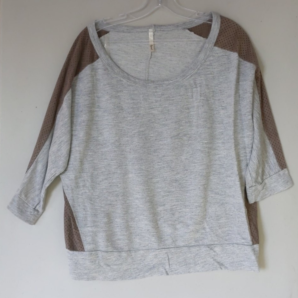 Grey & Tan 3/4 sleeve top